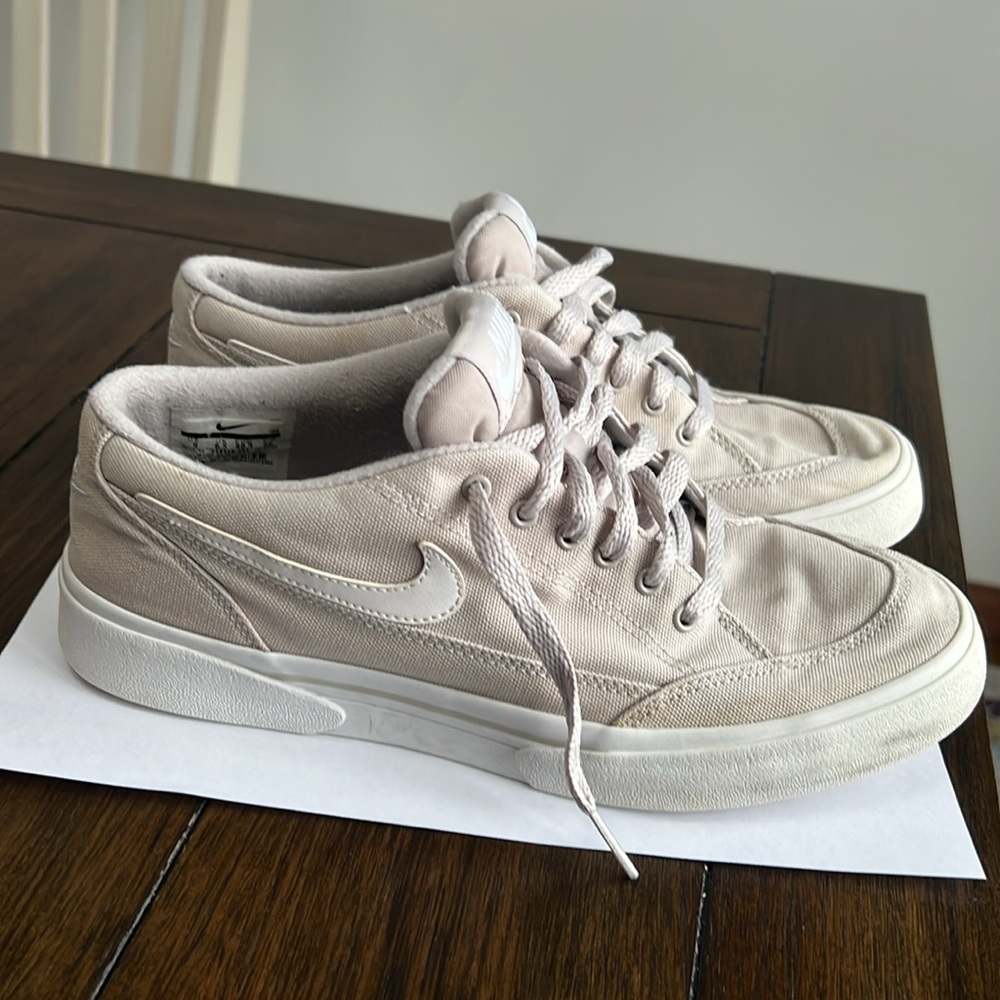 Nike GTS 16 Women’s Sneakers size 9 - Picture 3 of 8